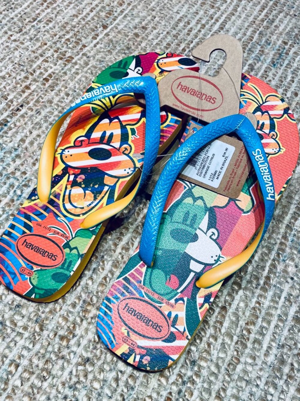 Havaianas x Disney Goofy Flip Flops Men’s Size 11/12 Pop Art Sandals NWT